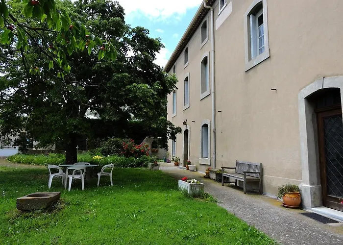 Couette-café Domaine Saint-louis 3*